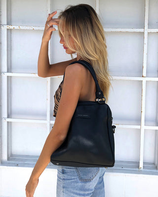Last-Mountains-Bag-Black-Image-1