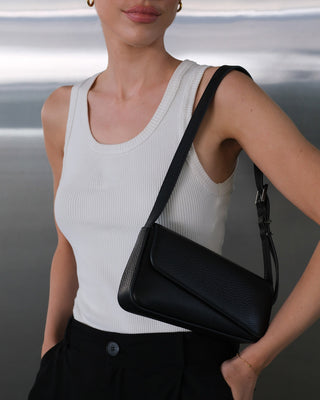 Overnight-Obsession-Bag-Black-Image-1