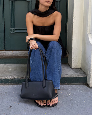 The-Lost-Bag-Black-Image-5